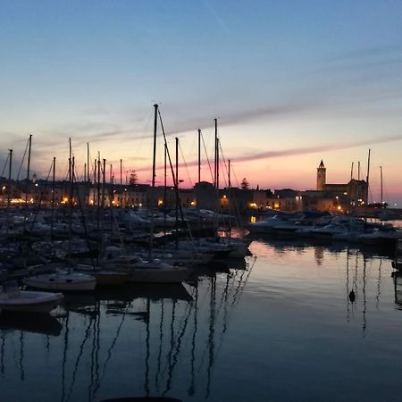 Trani Residence Bagian luar foto