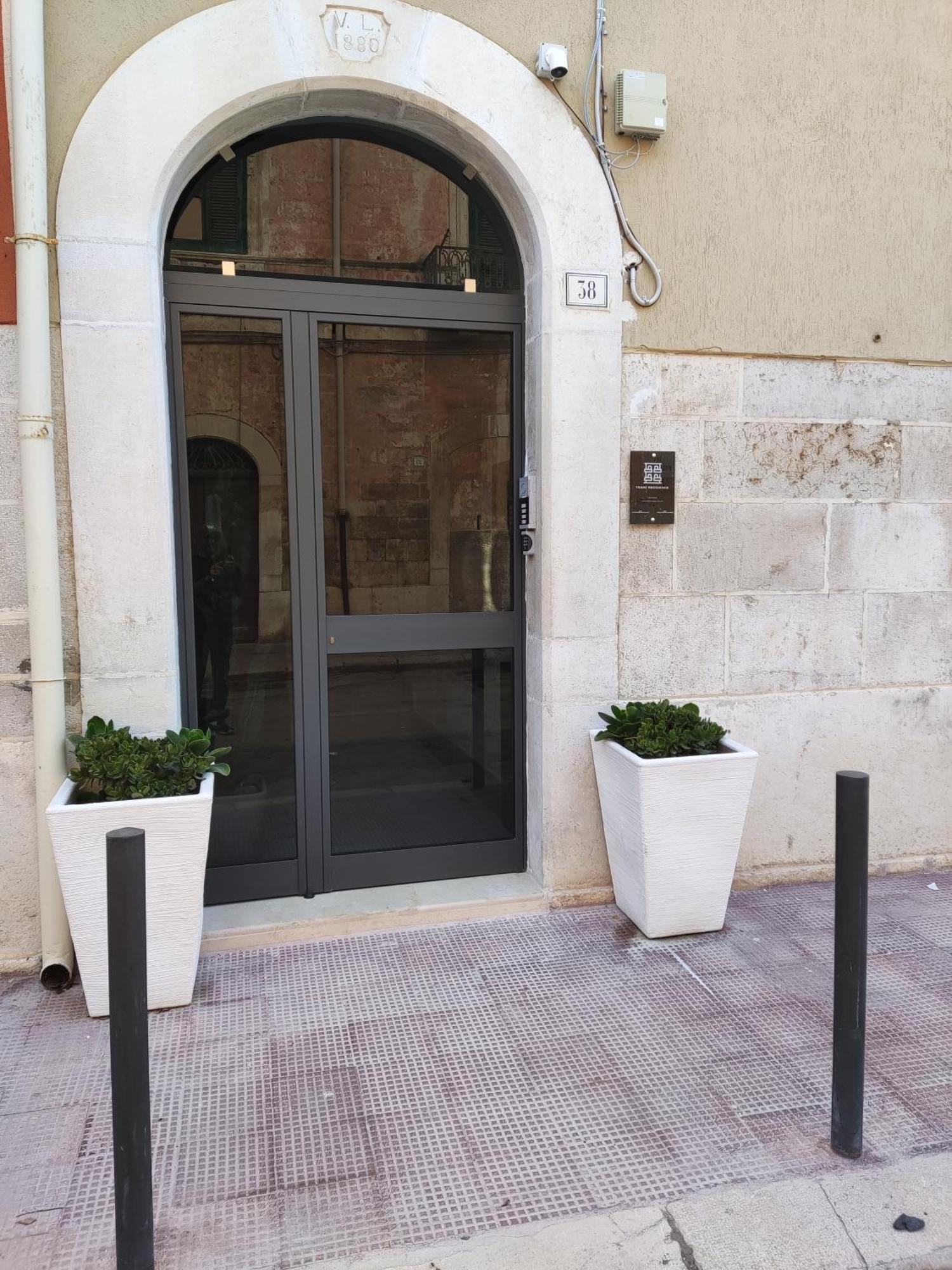 Trani Residence Bagian luar foto