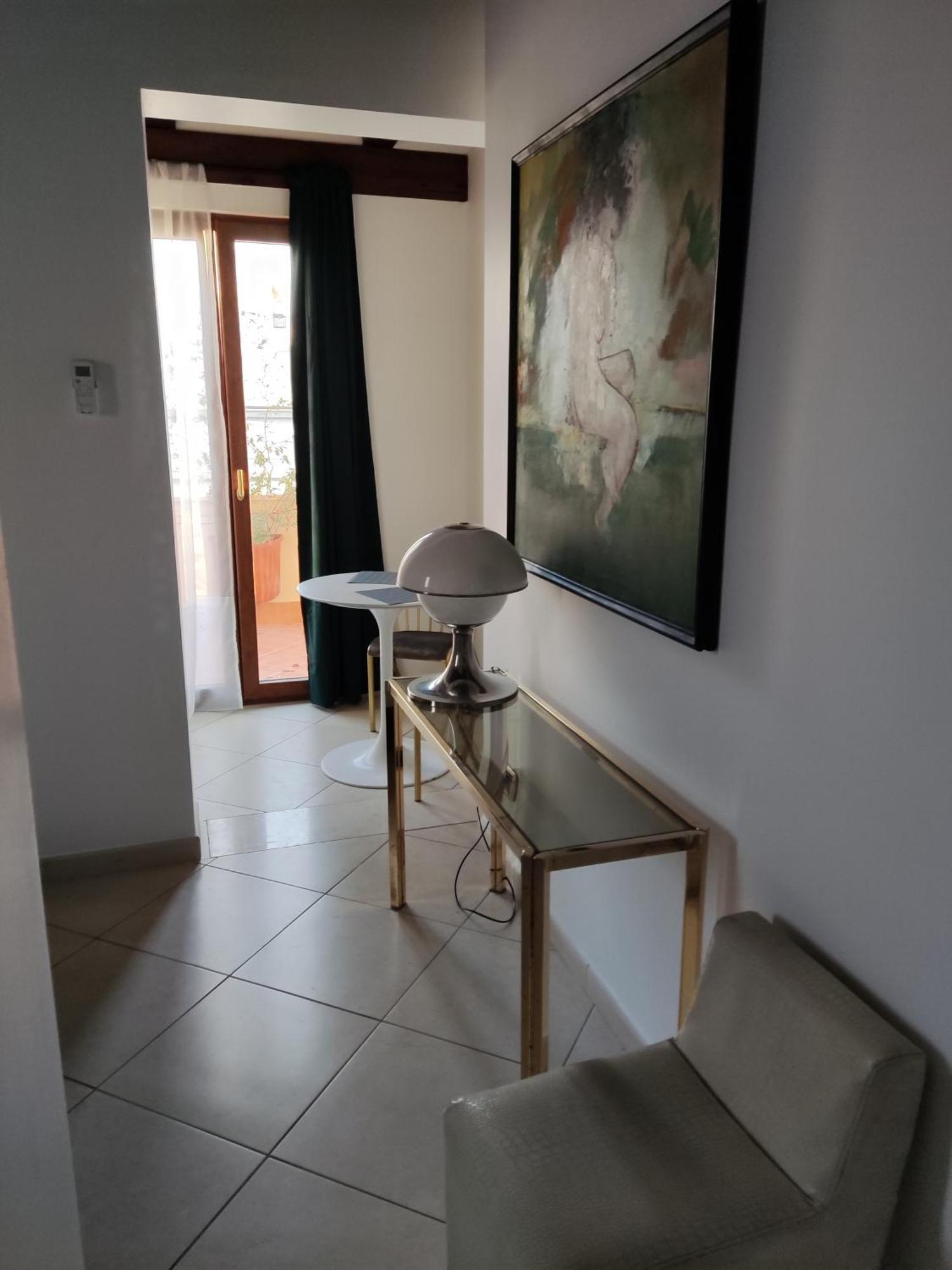 Trani Residence Bagian luar foto