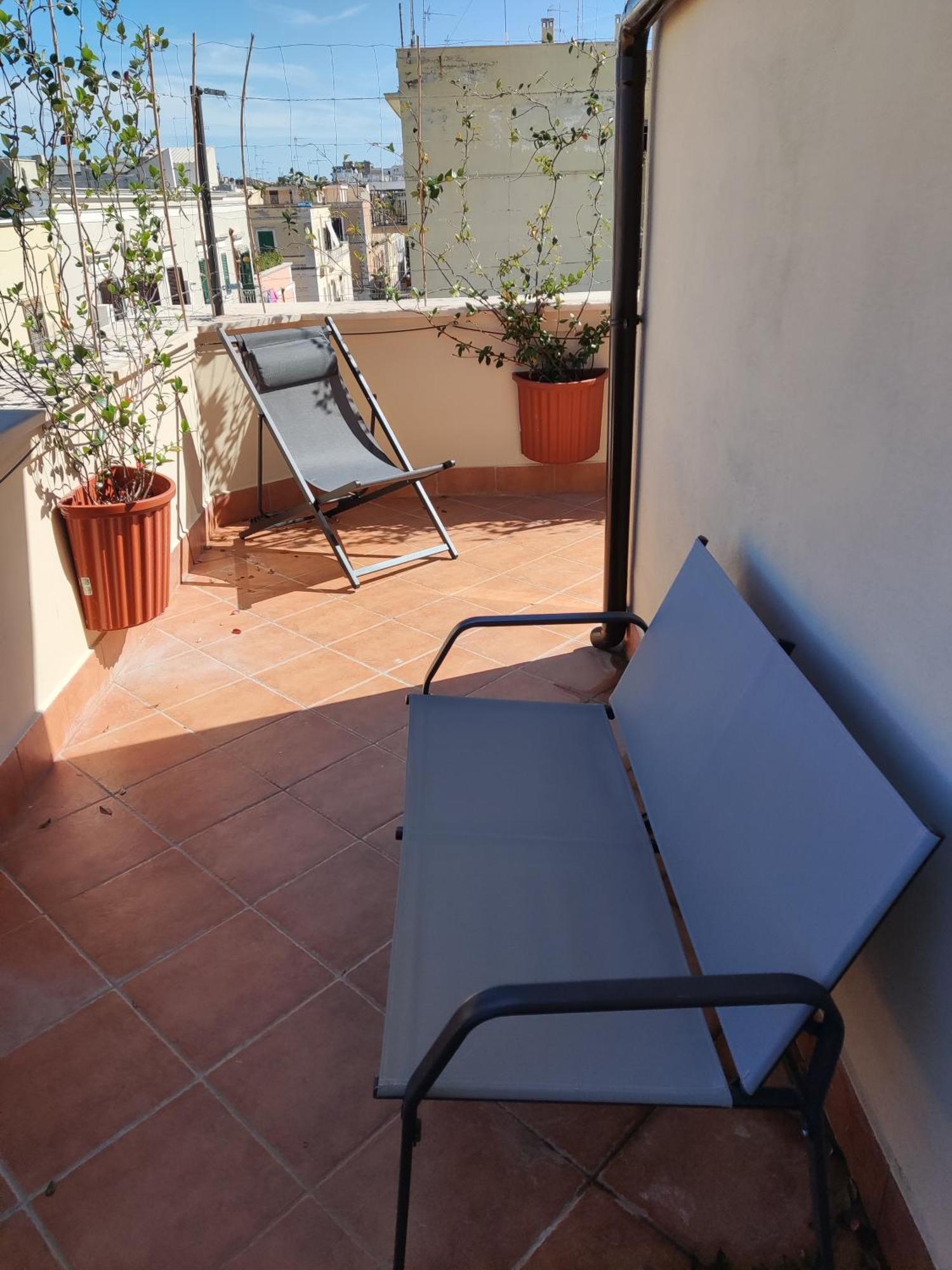 Trani Residence Bagian luar foto