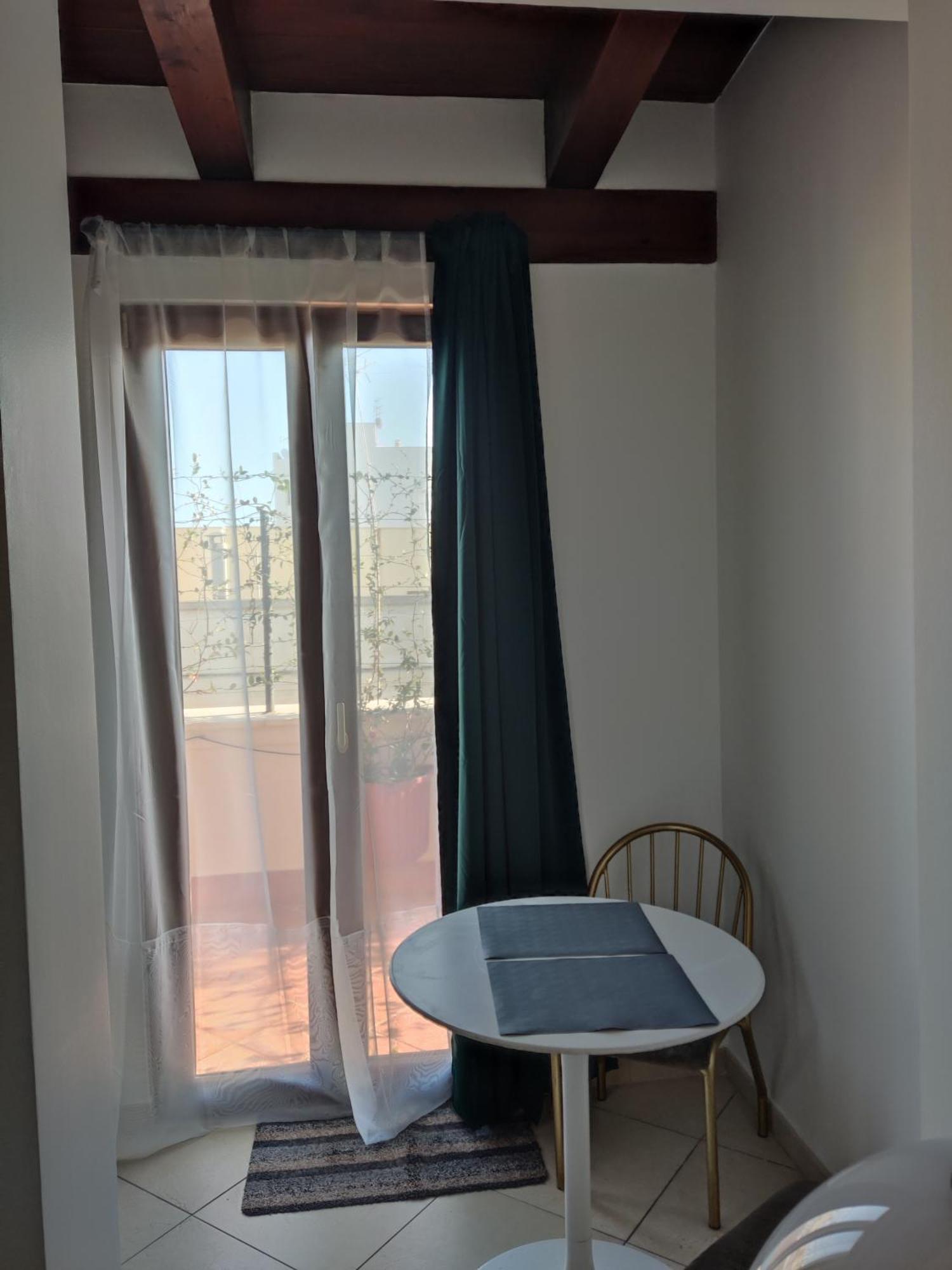 Trani Residence Bagian luar foto