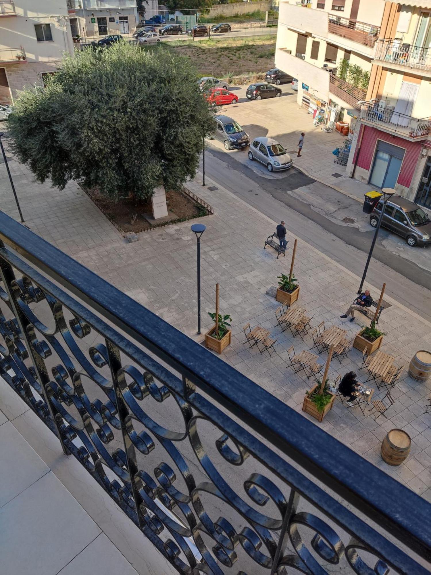 Trani Residence Bagian luar foto
