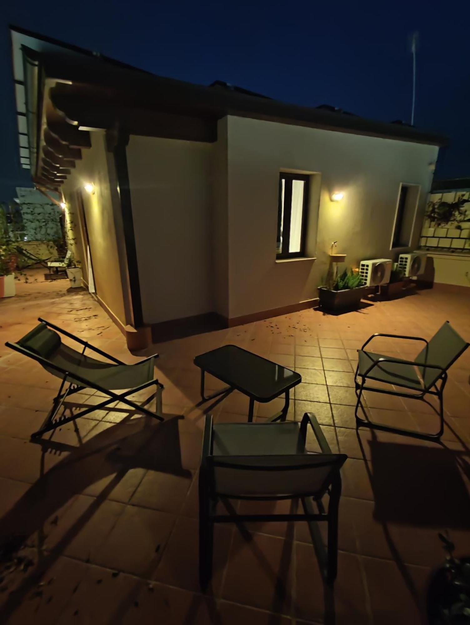 Trani Residence Bagian luar foto