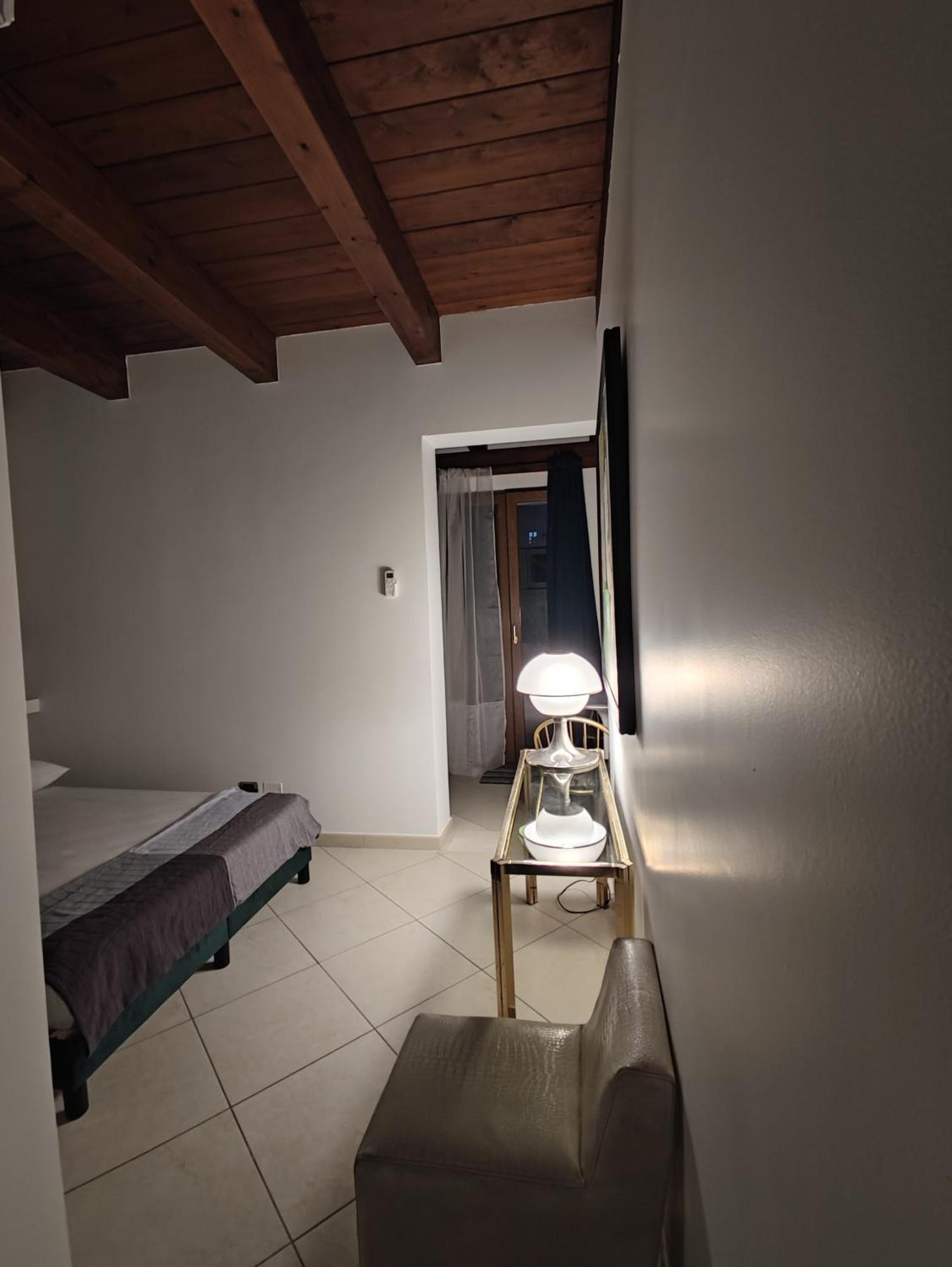 Trani Residence Bagian luar foto
